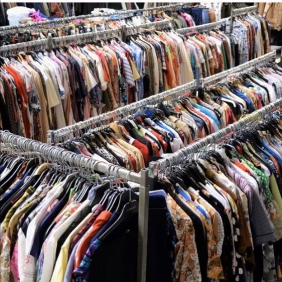 $350 Value Resellers Box MENS 15+ Items $ RESALE Mens Jeans Pants Shirts - Picture 5 of 6